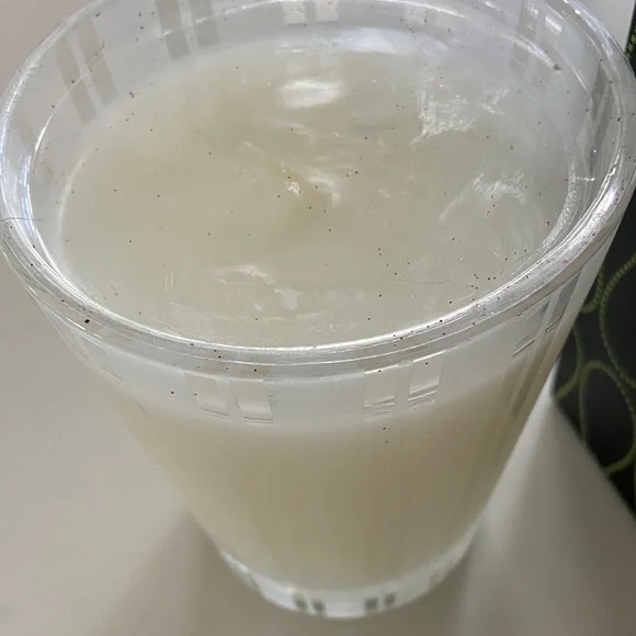 NEST Fragrances Bamboo Scented Candle - Black and Green - Picture 11 of 11